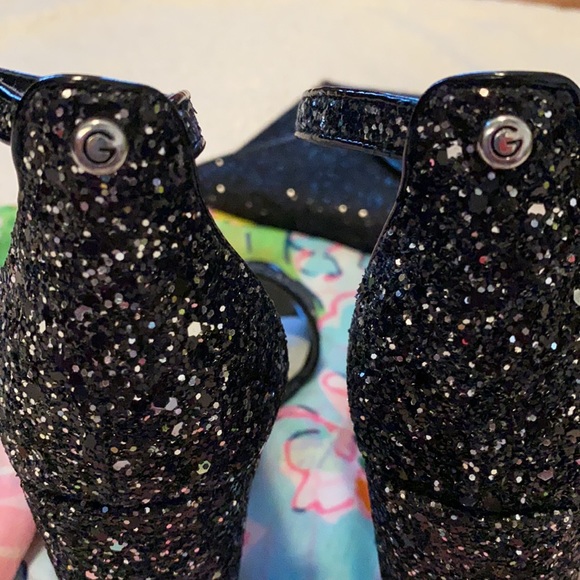 GUESS-Open toe Sandals Black/Silver - Picture 9 of 10